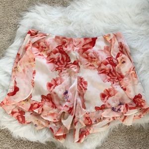 BCBGeneration silky, floral shorts